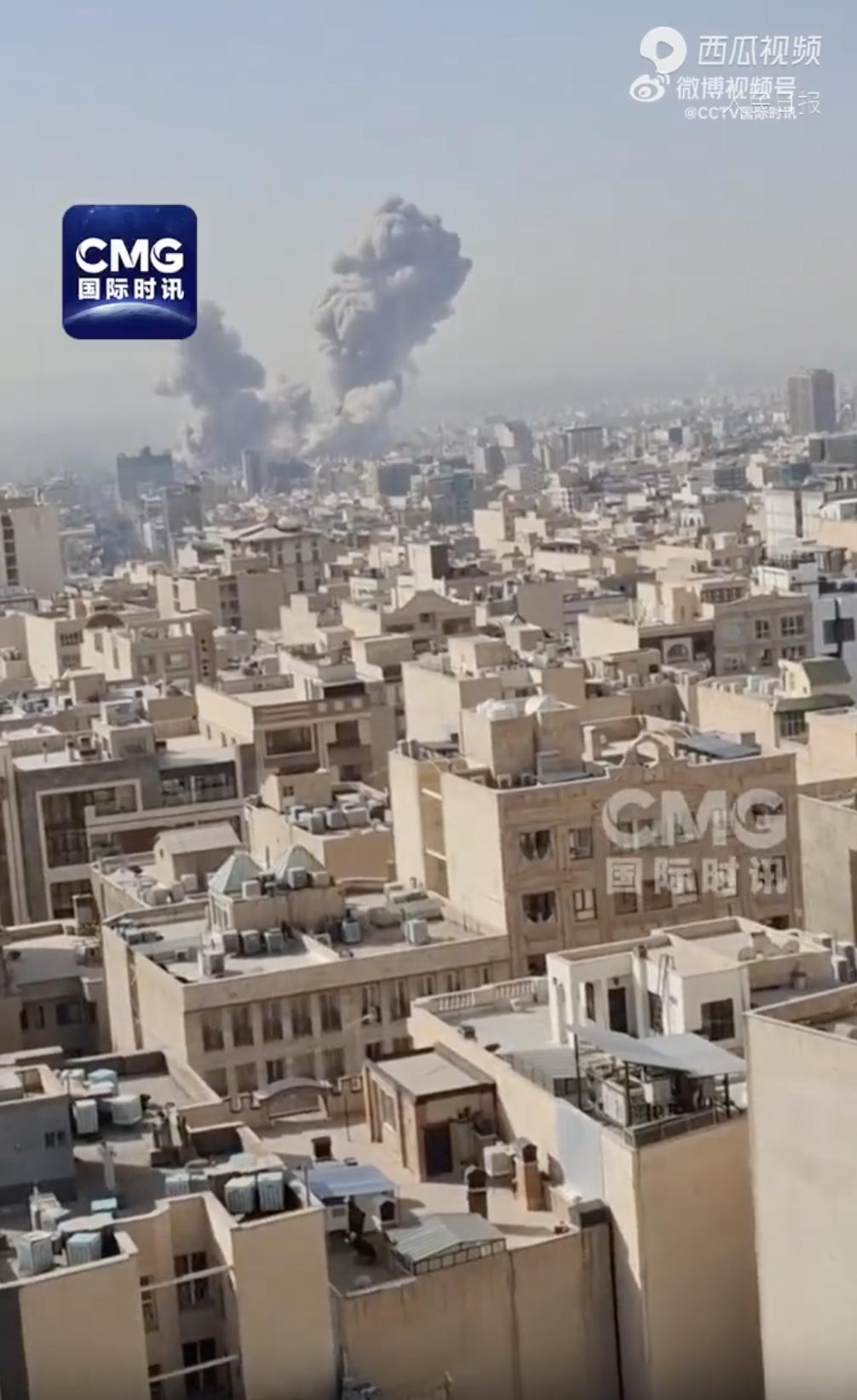 被美以联合袭击以后，现在伊朗面临三个选择：

1、升旗，把所有颜色的旗子升一遍，