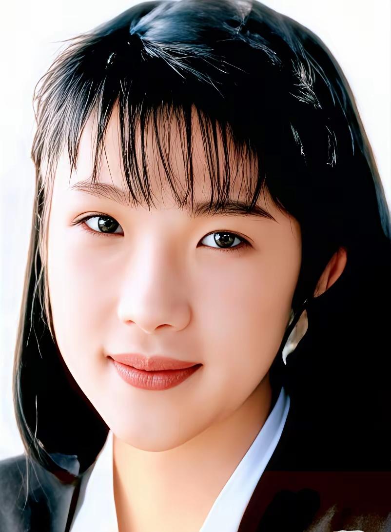 日本自民党总裁高市早苗年轻时人美心善，单纯显漂亮，随着年龄增长人逐渐变成魑魅魍魉