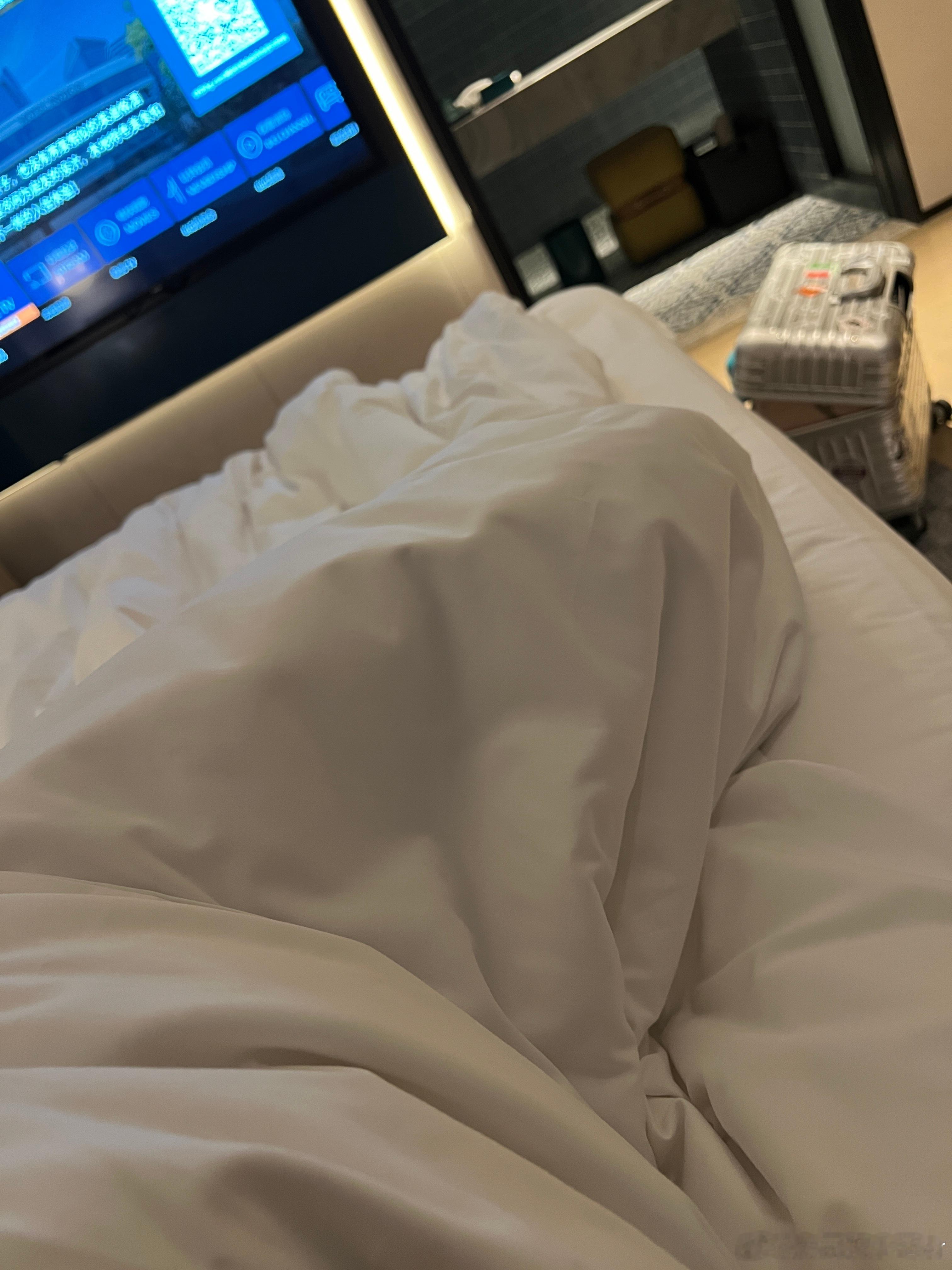 马上要晚宴了但我现在已经这样家人们你们说我现在该起了吗  ​​​