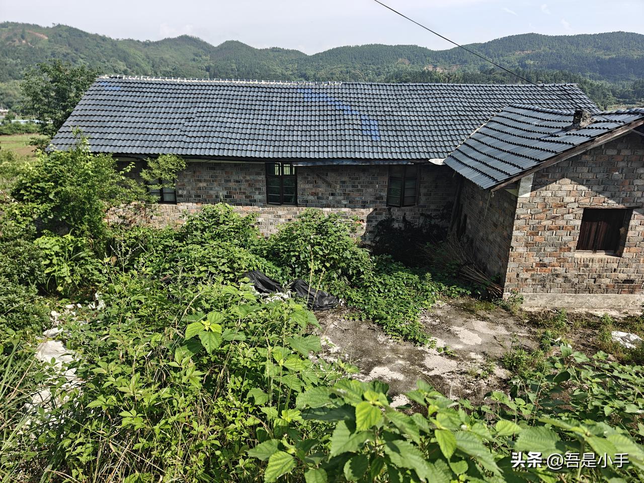 我是湖南怀化鹤城区的。我想在怀化周边租一套独门独院的小院子。或者是一次性买断一个