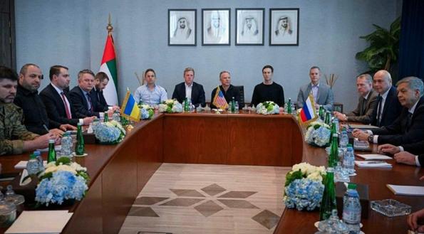 俄罗斯服软了，如今俄方的停火条件越来越低了，反倒是乌克兰来劲了，乌方并不同意在领