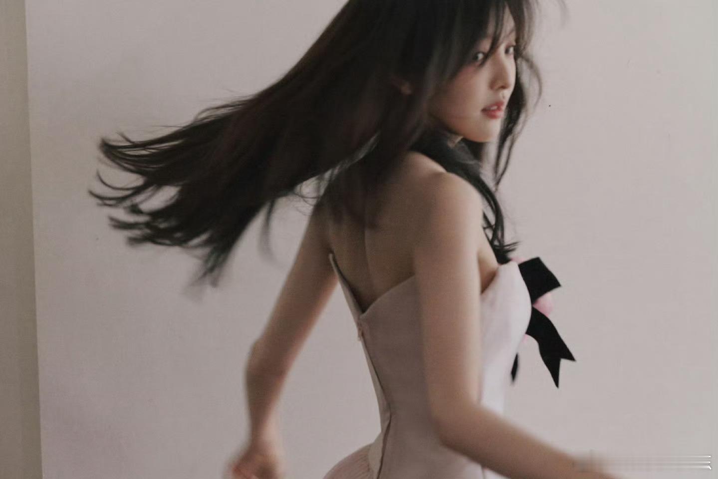 章若楠想把你和时间藏起来 zrn章若楠沈千盏 “春意填不满你的野心，你要盛夏，也