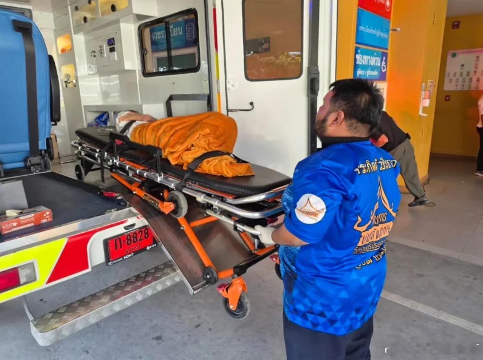 【以为离世却在棺材内“动了” 泰国老妇被误判死亡险遭火化】海外新鲜事 泰国近日发