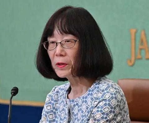 8月19日，经过了大半天的酝酿之后，日本外务省终于发出了一则极其“克制”的声明，
