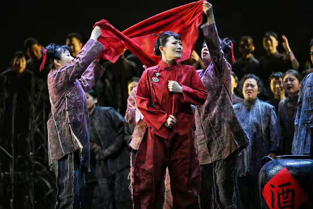 原著与改编天差地别？原著土匪杀八路改编投八路你咋看洗白？
这种改编本质上是对原著