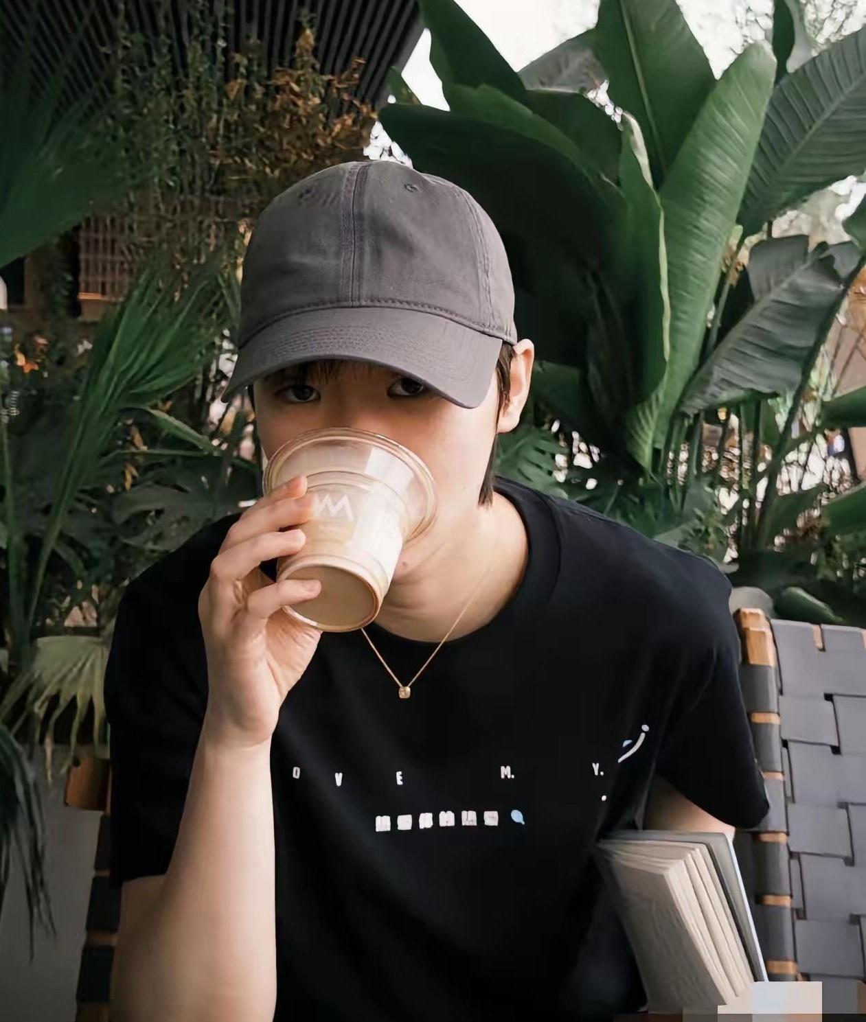 “当然我紧张的不行了，我感觉好像从来没有打过这么紧张的比赛，就是第五场之前”。这