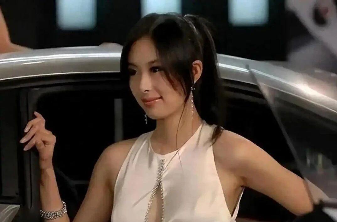 以前大家都重视名声，生怕坏了名声
现在不同了，名声一坏，哇哦，赶紧开直播 ​​​