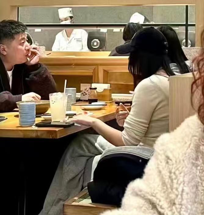 张雪峰女儿张姩菡，家教真是太好了！
4月3日，张姩菡回复一个网友的留言，让人感慨