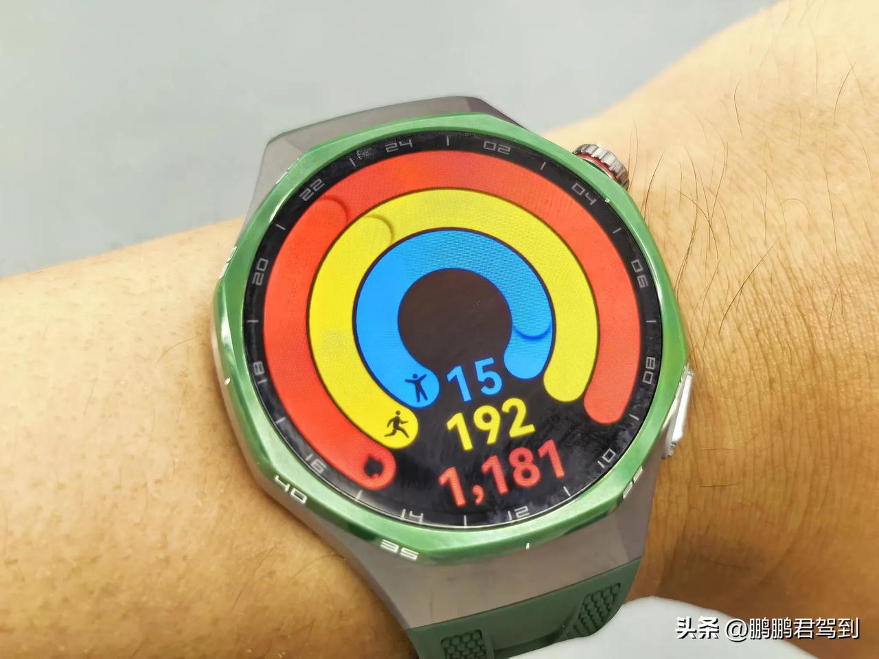 华为WATCH GT7的活力三环太好用了，用量化数据让我清楚知道运动达标情况！