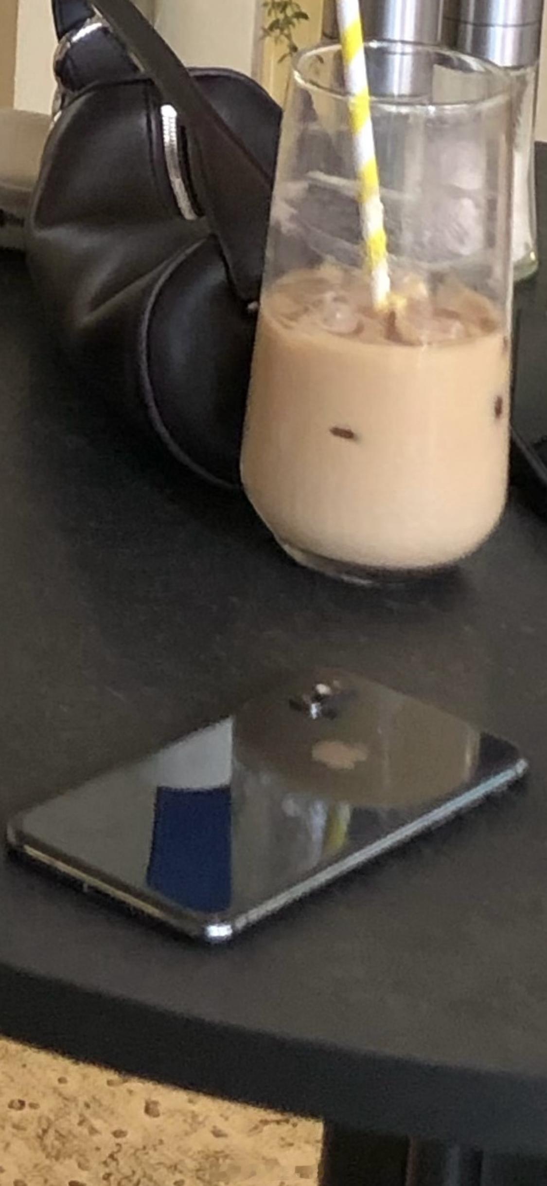 iPhone xs真是好看，比现在的所有手机都好看！ ​​​