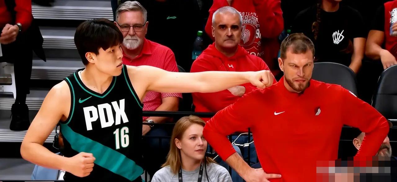 北京时间1月24日，NBA常规赛展开对决，开拓者98-110不敌猛龙，球队四连胜