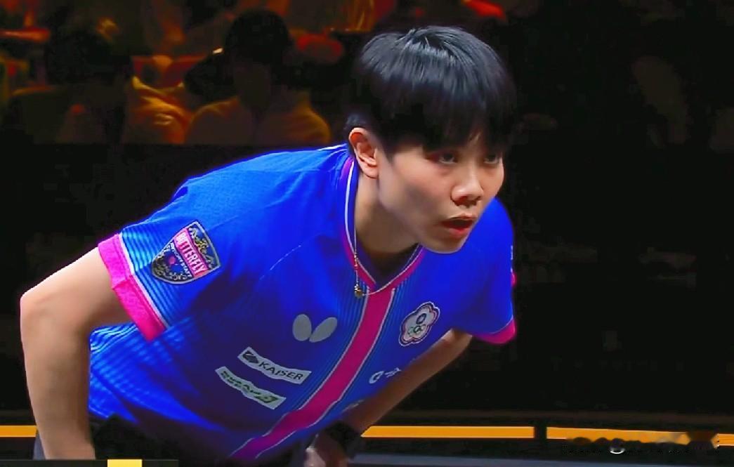 王艺迪 2:0 领先郑怡静！
在 1:0 落后的情况下，郑怡静第二局打得更加强悍