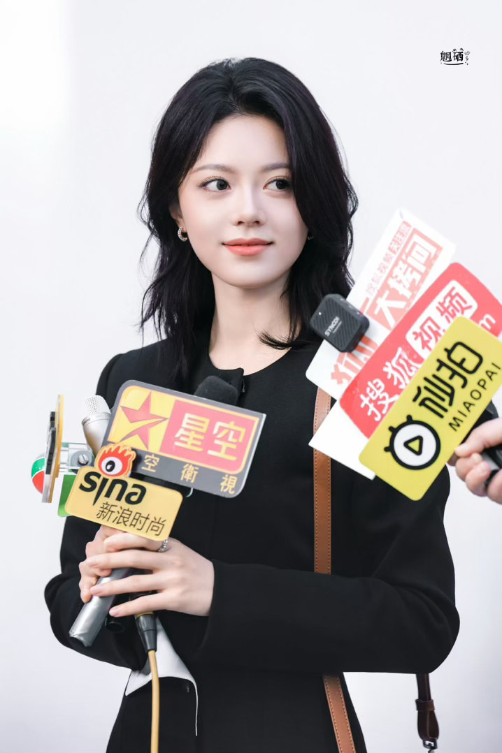 赵今麦[超话]赵今麦楚听雨zjm赵今麦一念江南我本无意入江南，奈何江南入我心赵今