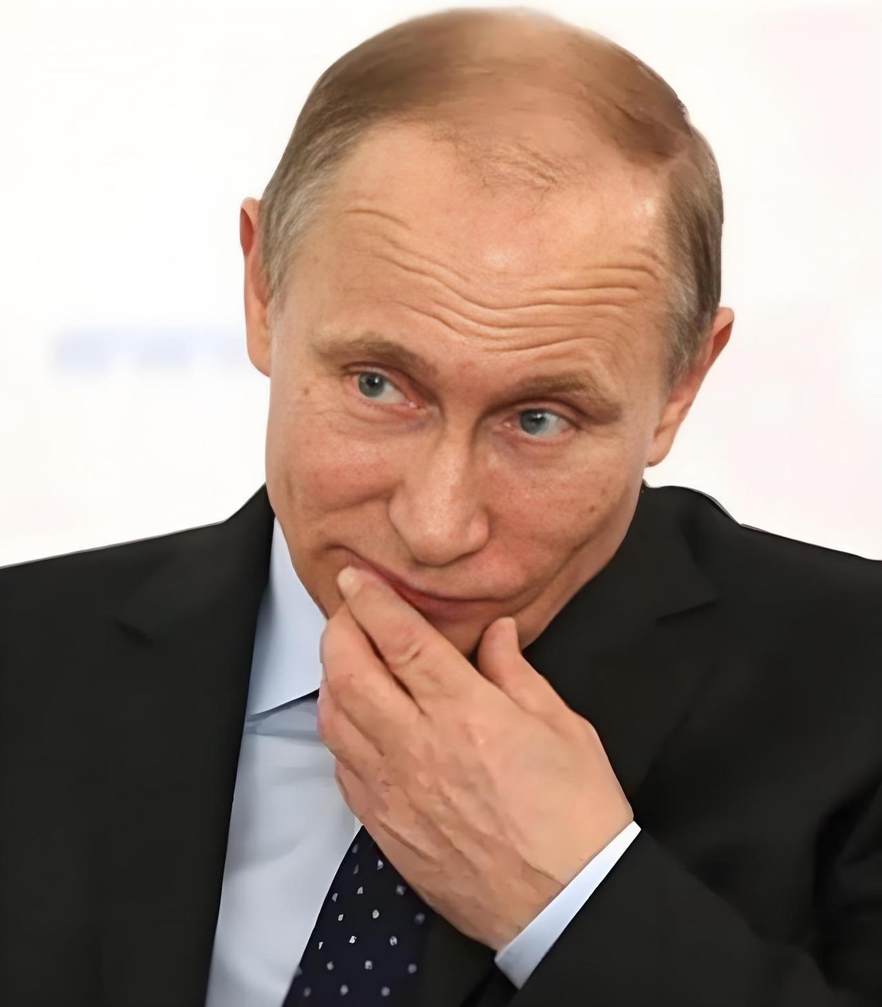 俄罗斯不想赢麻都难了。

中东局势紧张，霍尔木兹海峡封锁，俄罗斯油库被炸，美国德