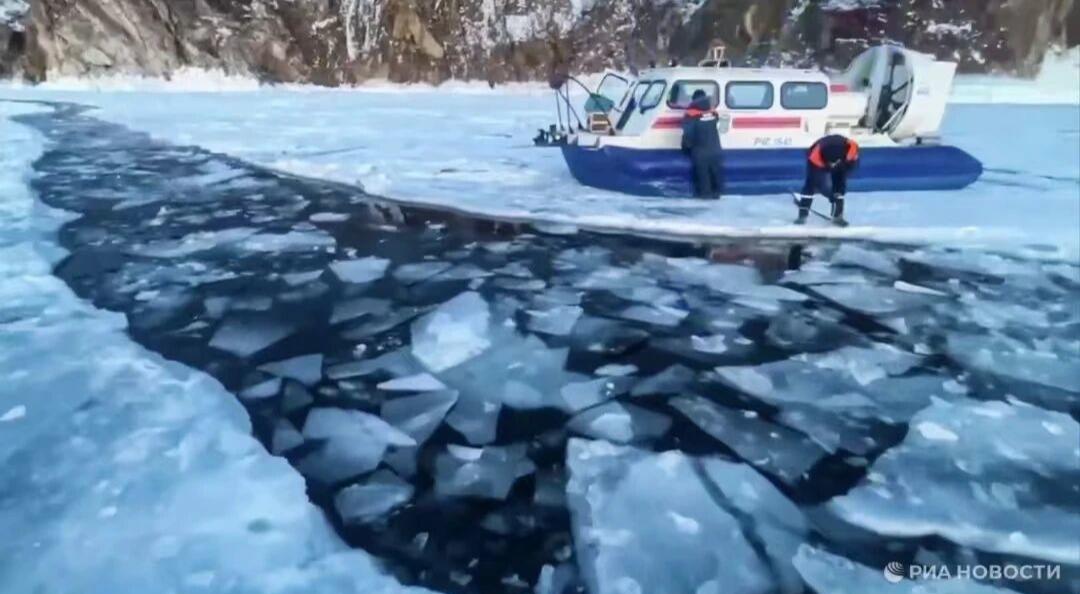 7名中国游客在贝加尔湖遇难，目击者称事发冰面表面光滑但下方有