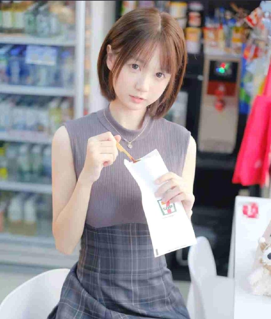 我的今日状态：💰期待暴富
我这里的天气：☀️晴天
短发轻扬，裙摆起舞。
把便利