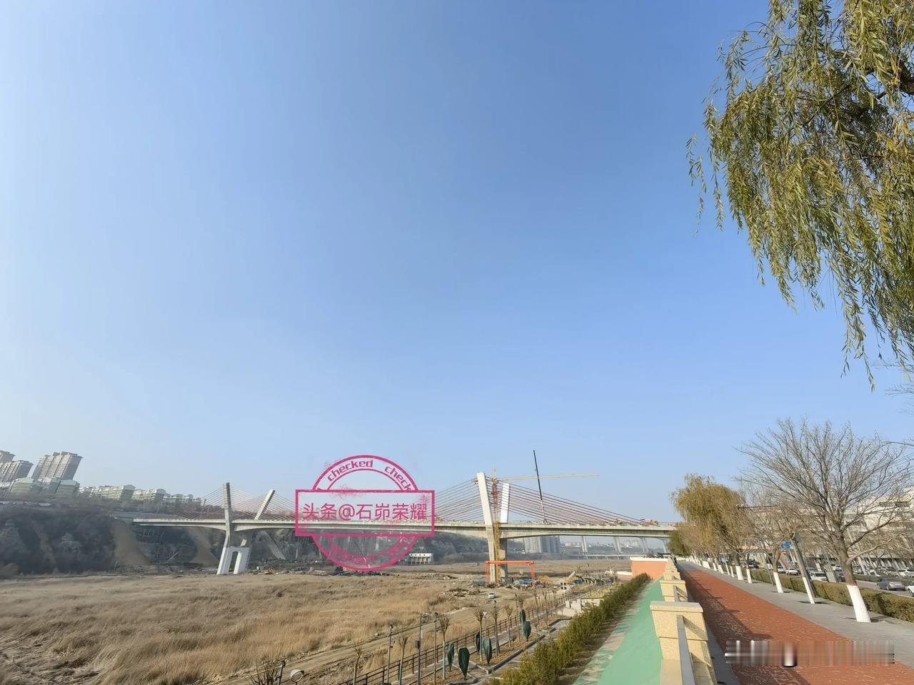 即将建成投入使用的神木市人民路大桥、滨河西路桥最新进展