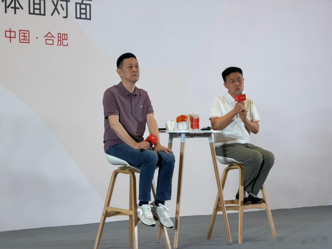 新乐道L60上市发布会媒体面对面李斌和沈斐聊到乐道用户来源：BBA换购35 %，