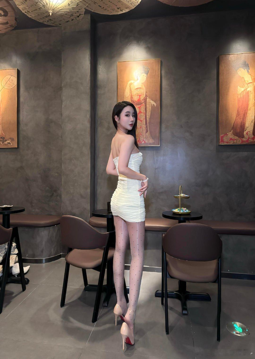 包不住的油亮波点 ​​​