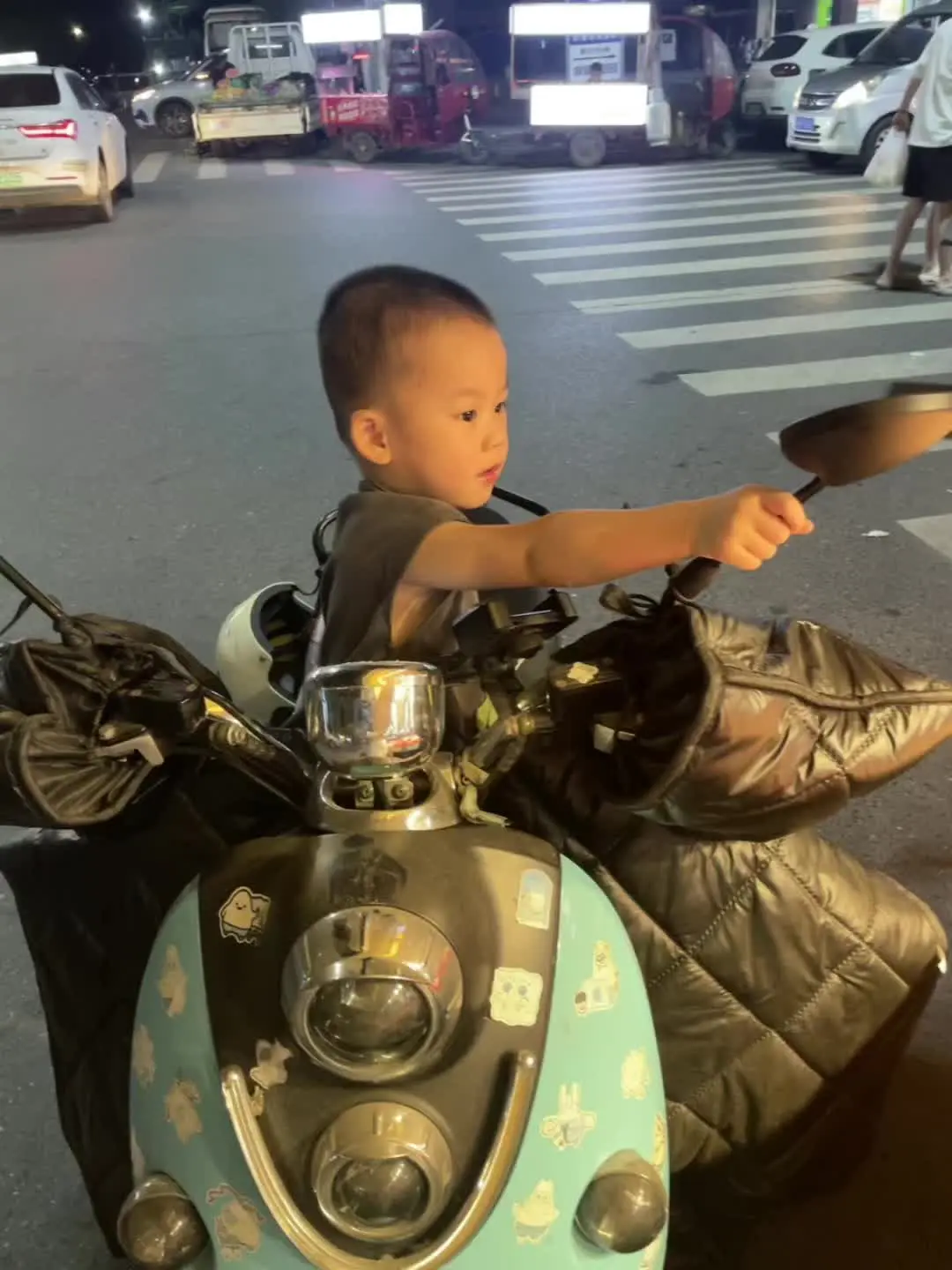 调皮捣蛋的小家伙