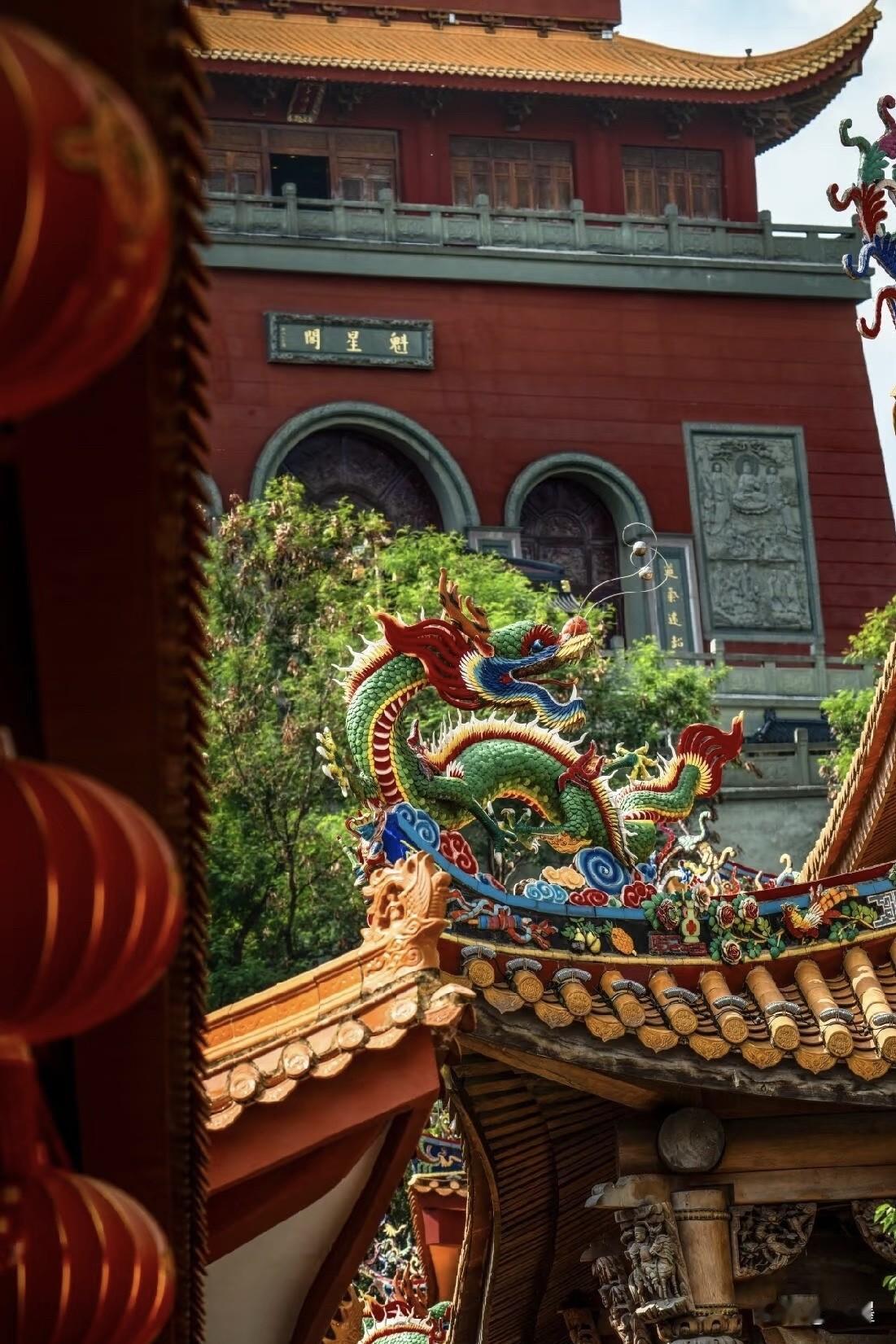 特朗普嘲讽佩洛西邪恶你怎么看反正我觉得川普很伟大[大笑]