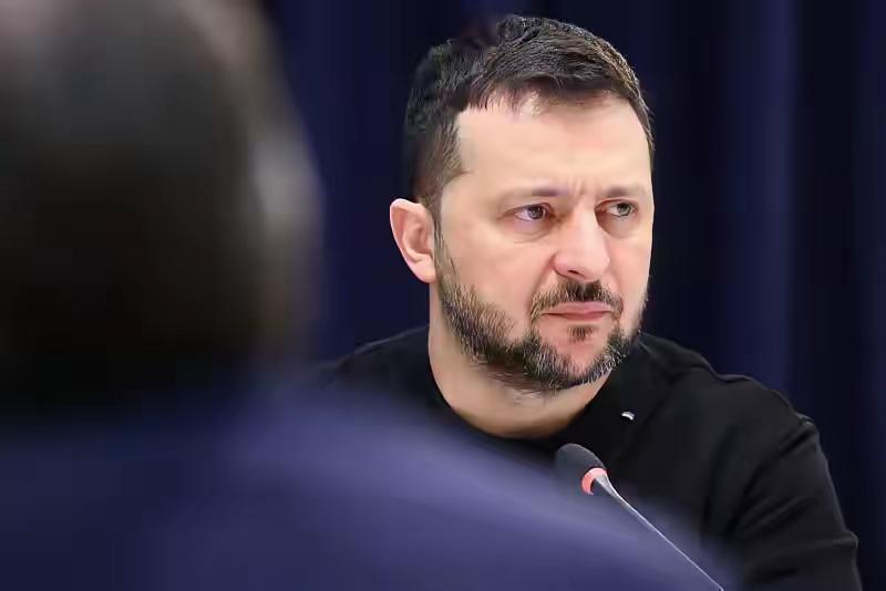 没有武器了，是因为没人替我们买武器！这太令人气愤了！

1月的最后一天，泽连斯基