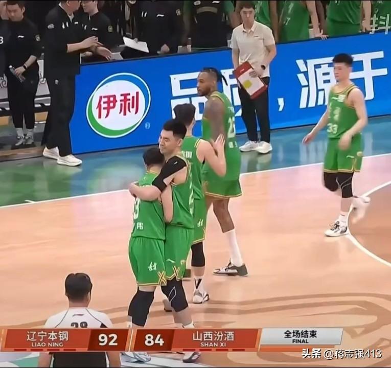 昨晚李晓旭拿到12分6篮板3助攻，这那是一个老将的数据，李晓旭可是联盟里面打了2