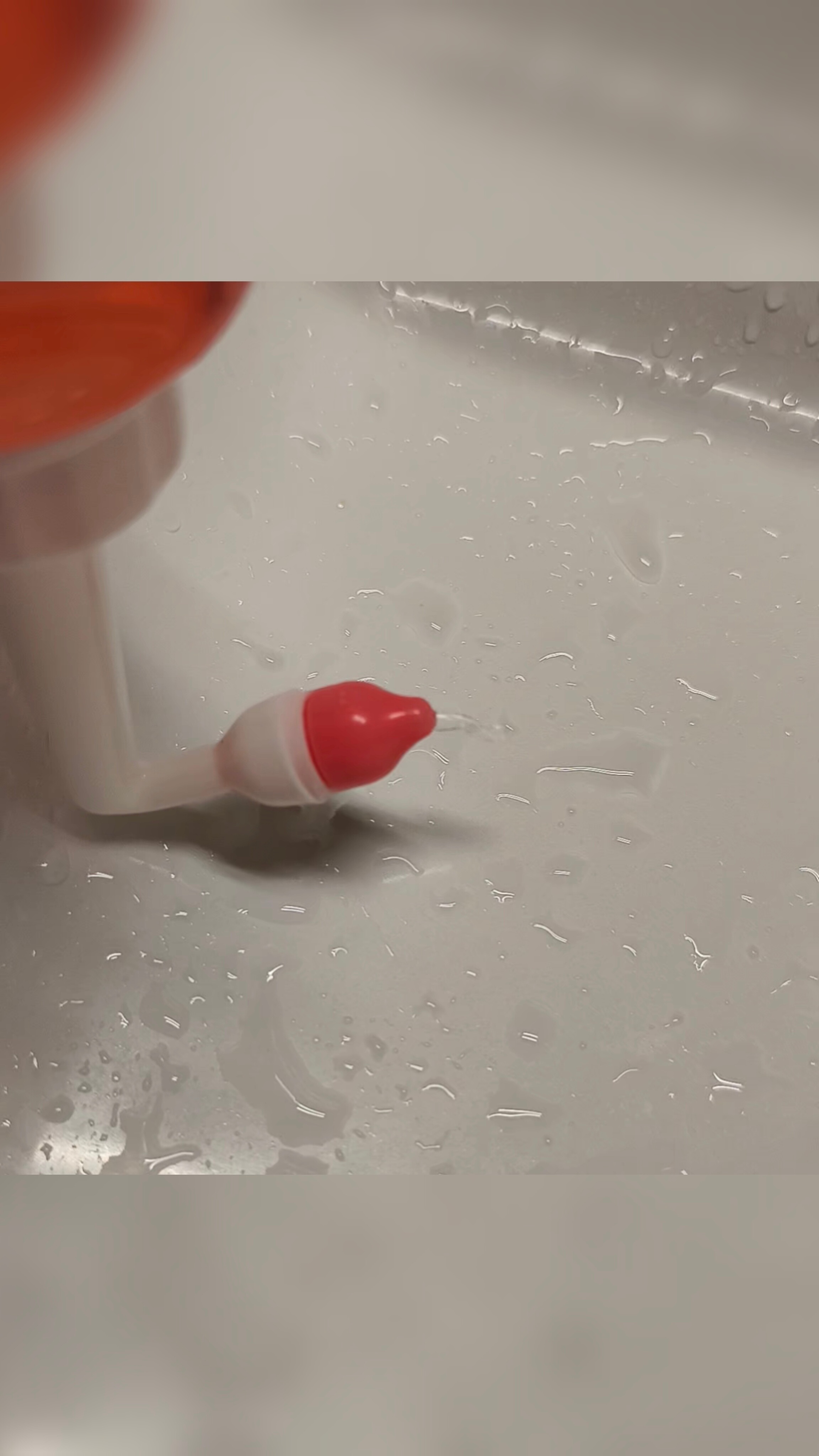 鼻塞的时候用电动洗鼻器洗鼻尤其是用温水洗比没动力的强了太多 ​​​
