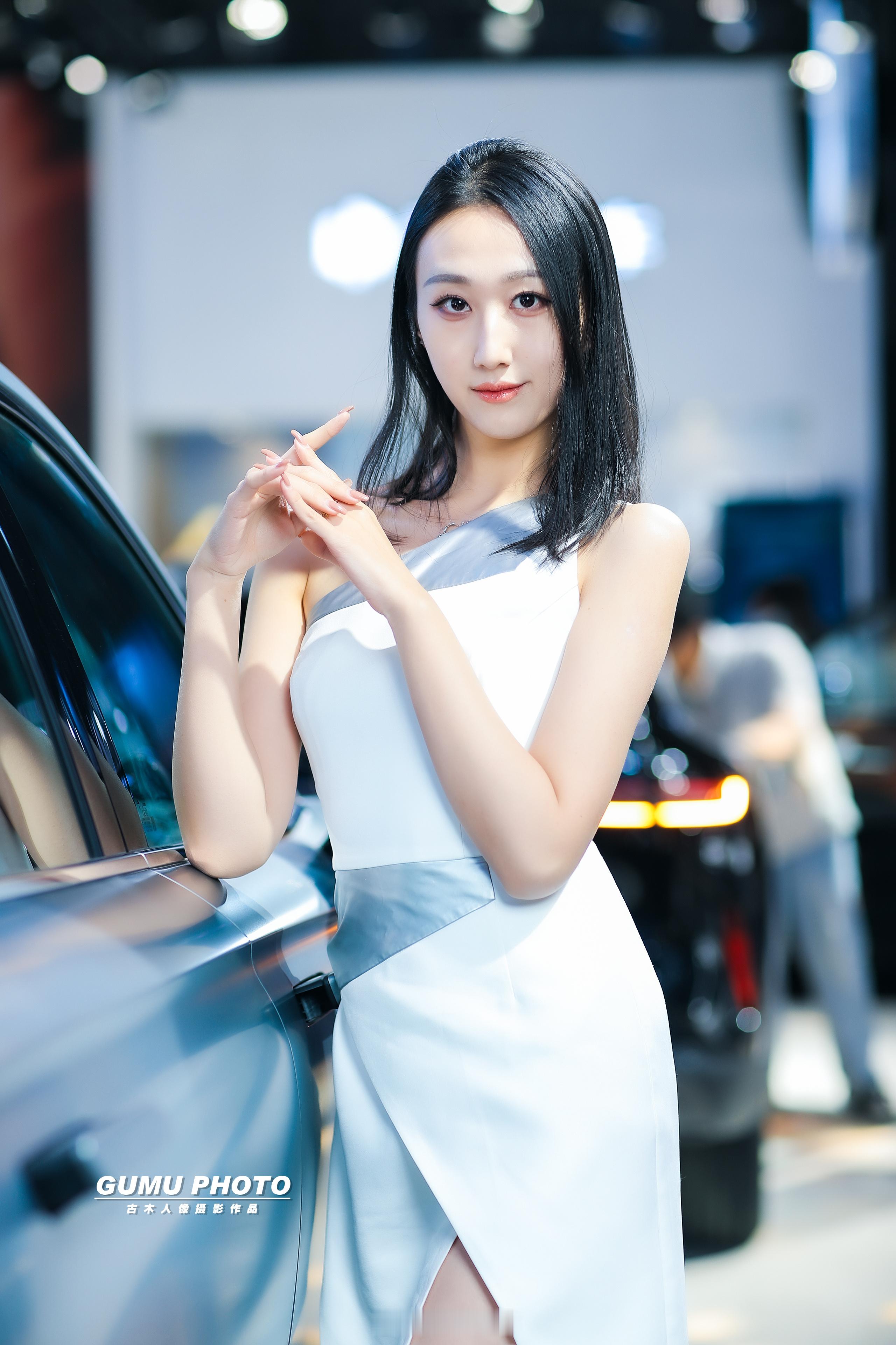 2025成都双十二车展奇瑞展台模特小姐姐2025成都双十二车展 