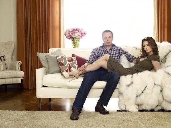 马斯克和第二任前妻感情看起来不错，他们两结两离，最后还是各自有了新欢。无论男女，