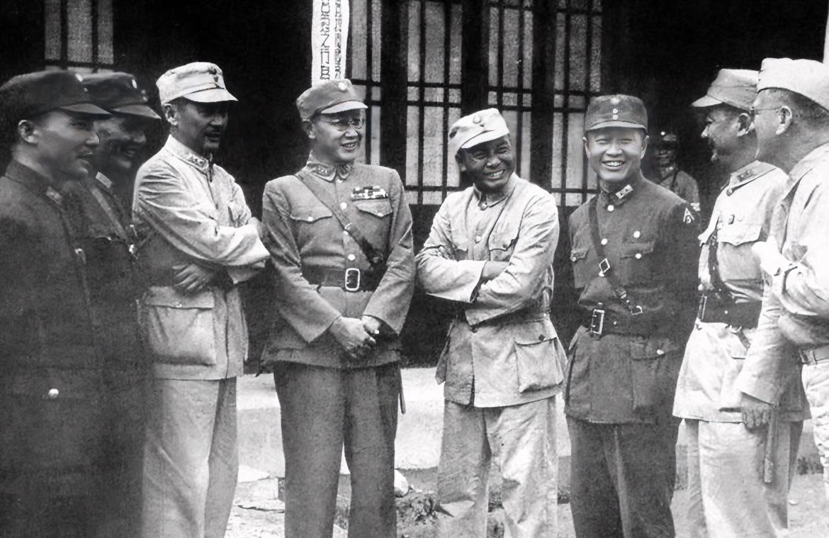 蒋校长不怕其他，就怕张发奎这张嘴巴……

全面抗战爆发后，张发奎积极向蒋氏请战，