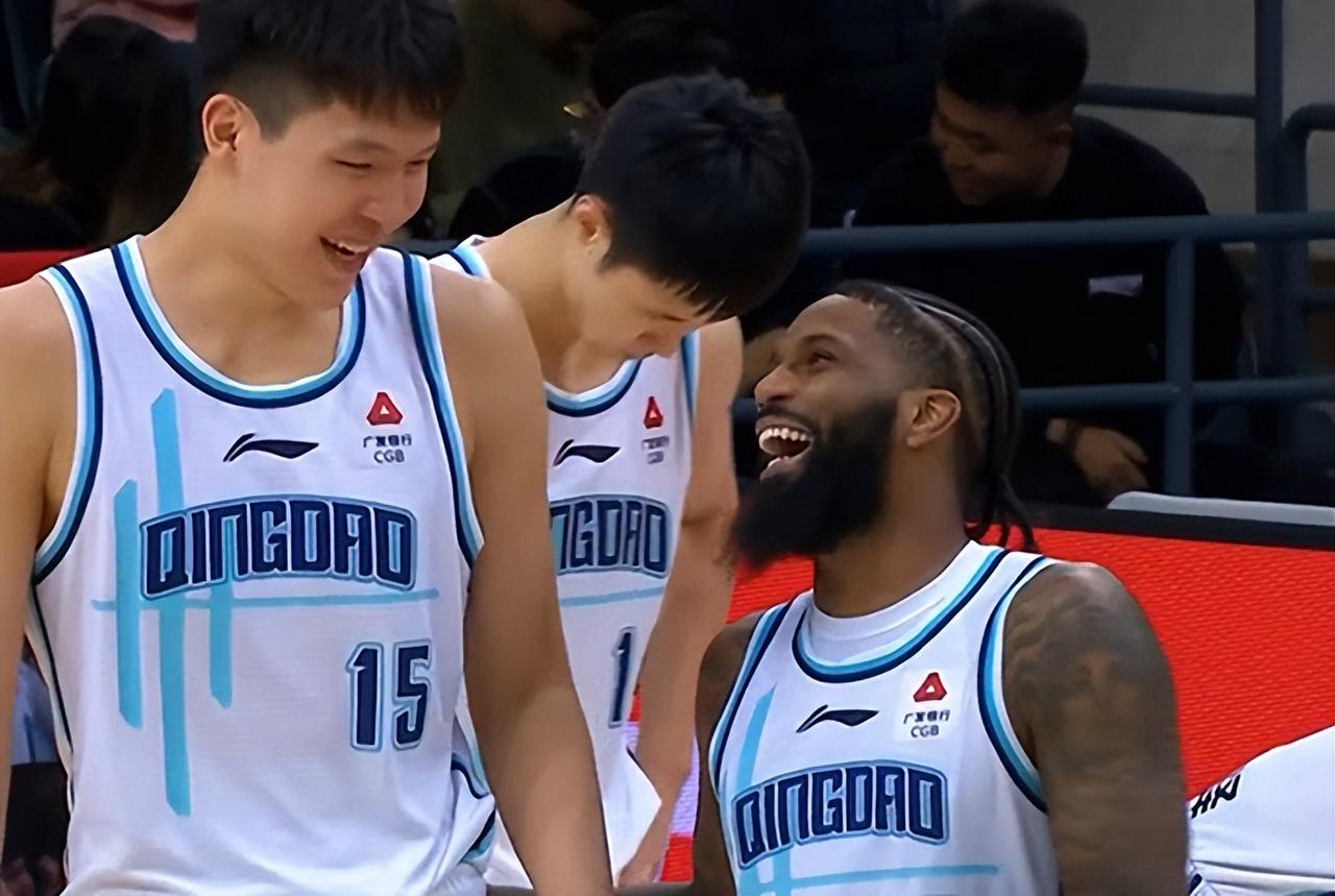 无计可施！杨瀚森12+3+3+4力压双子星，郭士强指导也没辙了
青岛队的内线新星