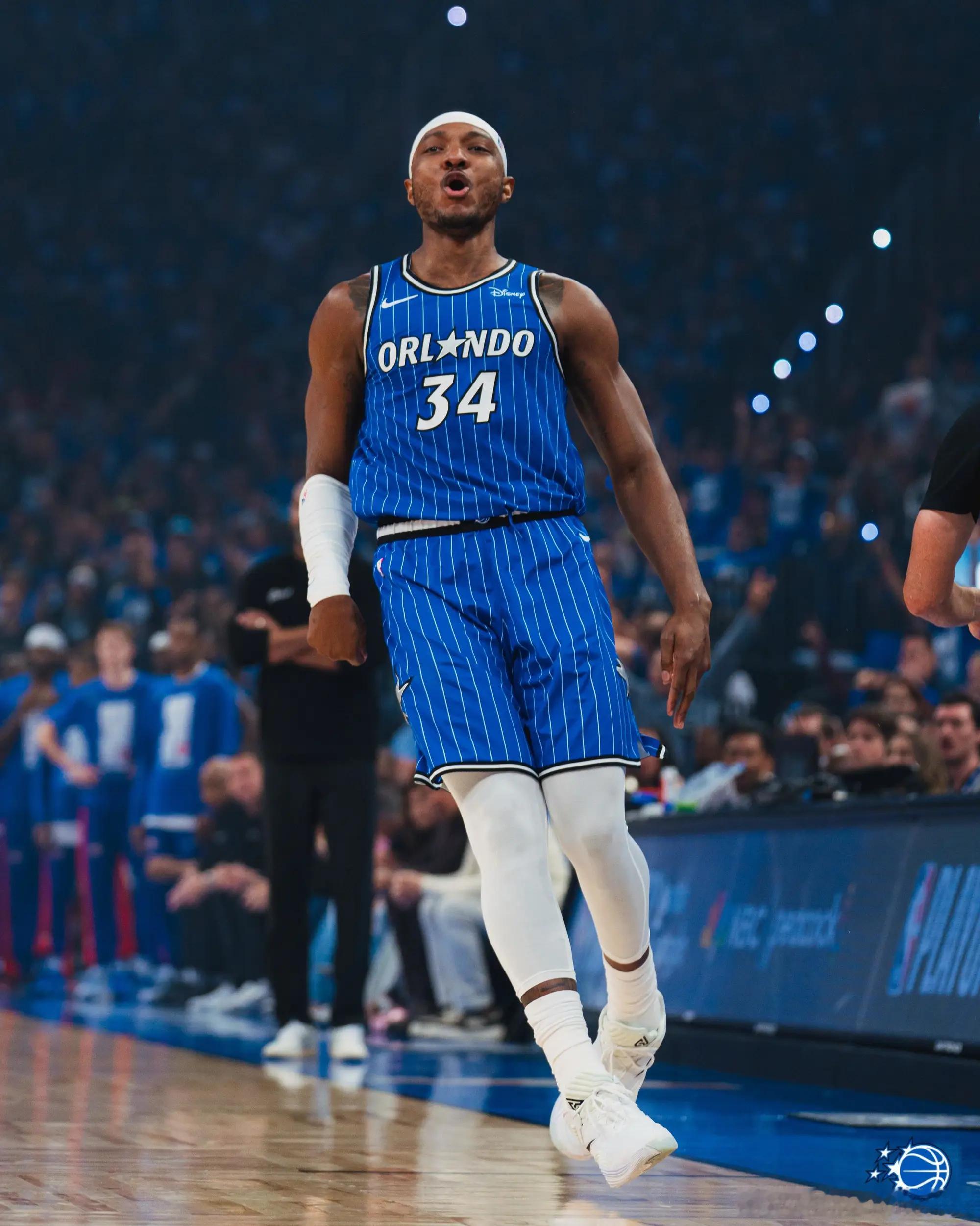 最好看的战袍之一！魔术官方分享球员身穿条纹球衣的赛场照！NBA吐槽大会 ​​​