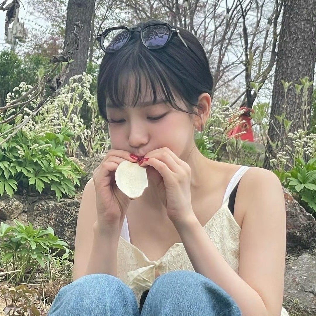 柳智敏[超话] 💫  柳智敏 女五一  善良是一种力量，可以温暖人心，也可以改