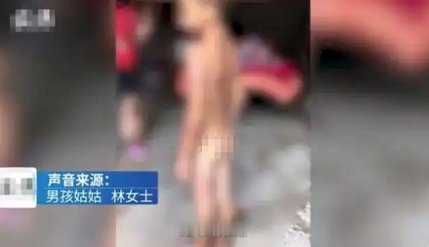 广东一个家境贫寒的8岁男孩，偷溜进邻居家看动画片，因为太饿，就吃了桌上的一包已拆