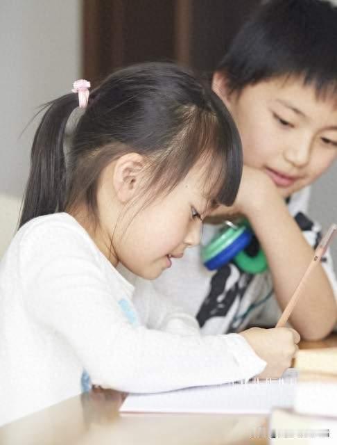 别再逼孩子了！学习压力过重，正在制造“心理问题一代