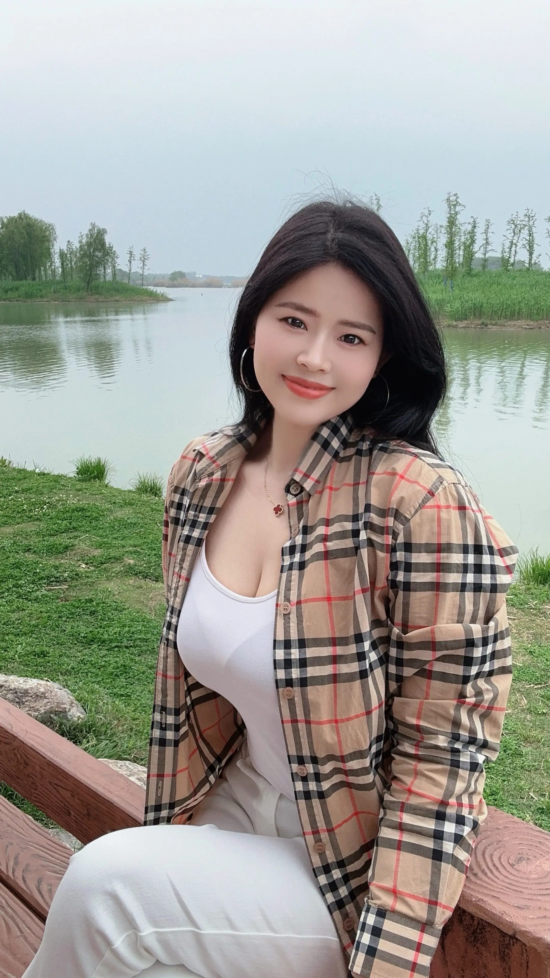好像有点老了，但又老的不明显，突然间觉得这首歌可真好听