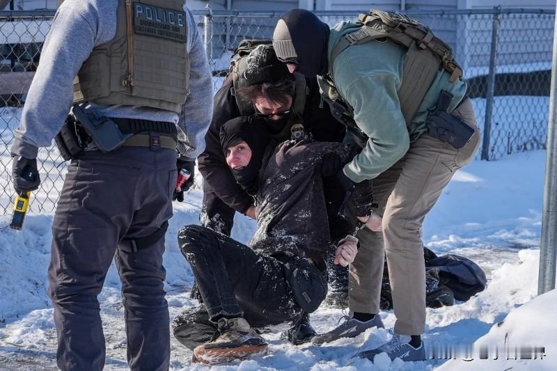 【最新消息：美国联邦法官限制俄勒冈州无令逮捕移民】
华盛顿时间2026年2月4日