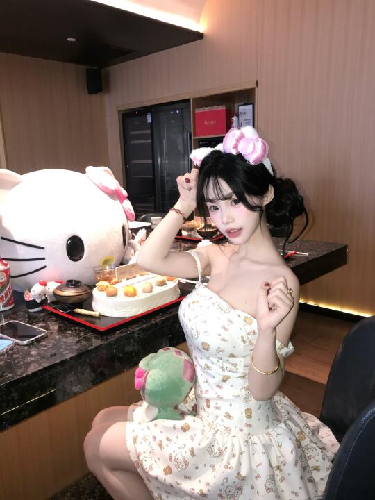 是kitty 我们有救了≽^• ˕ • ྀི≼ ੭