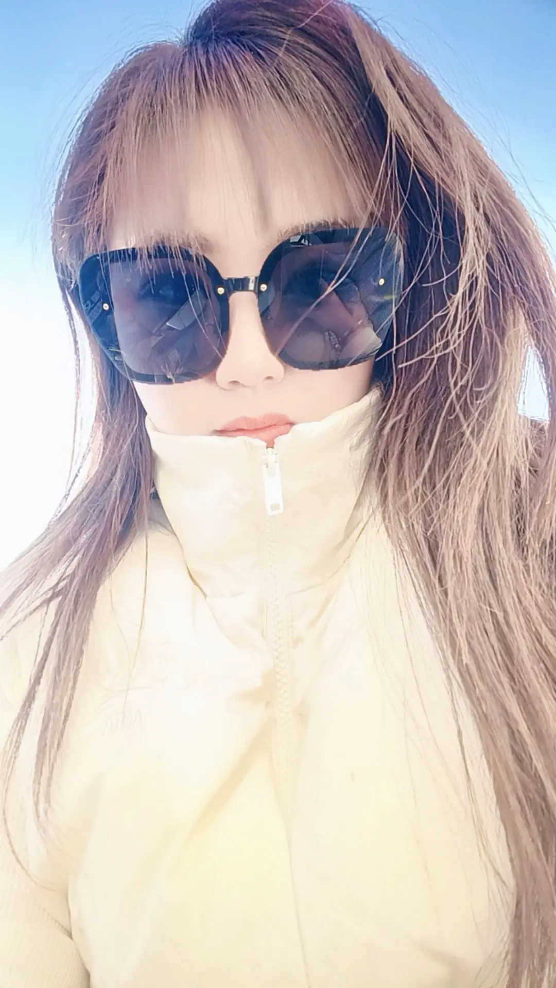 当意念改变时，就如过眼云烟。每个人在成长中都会受很多的伤，会哭泣和悲伤...