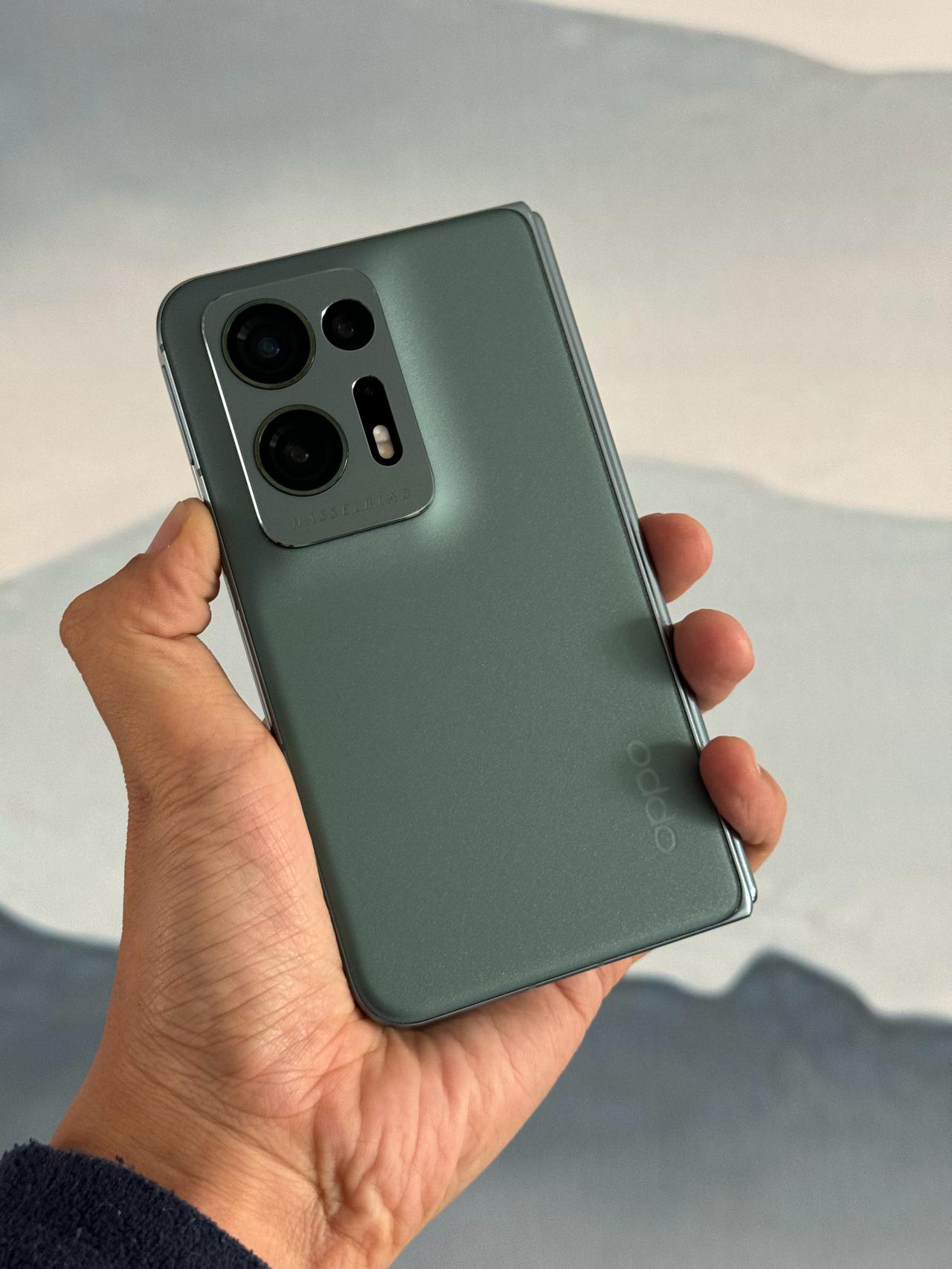 我的 OPPO Find N2 消失了半年，老太太回来跟我说他捡了个折叠屏手机。