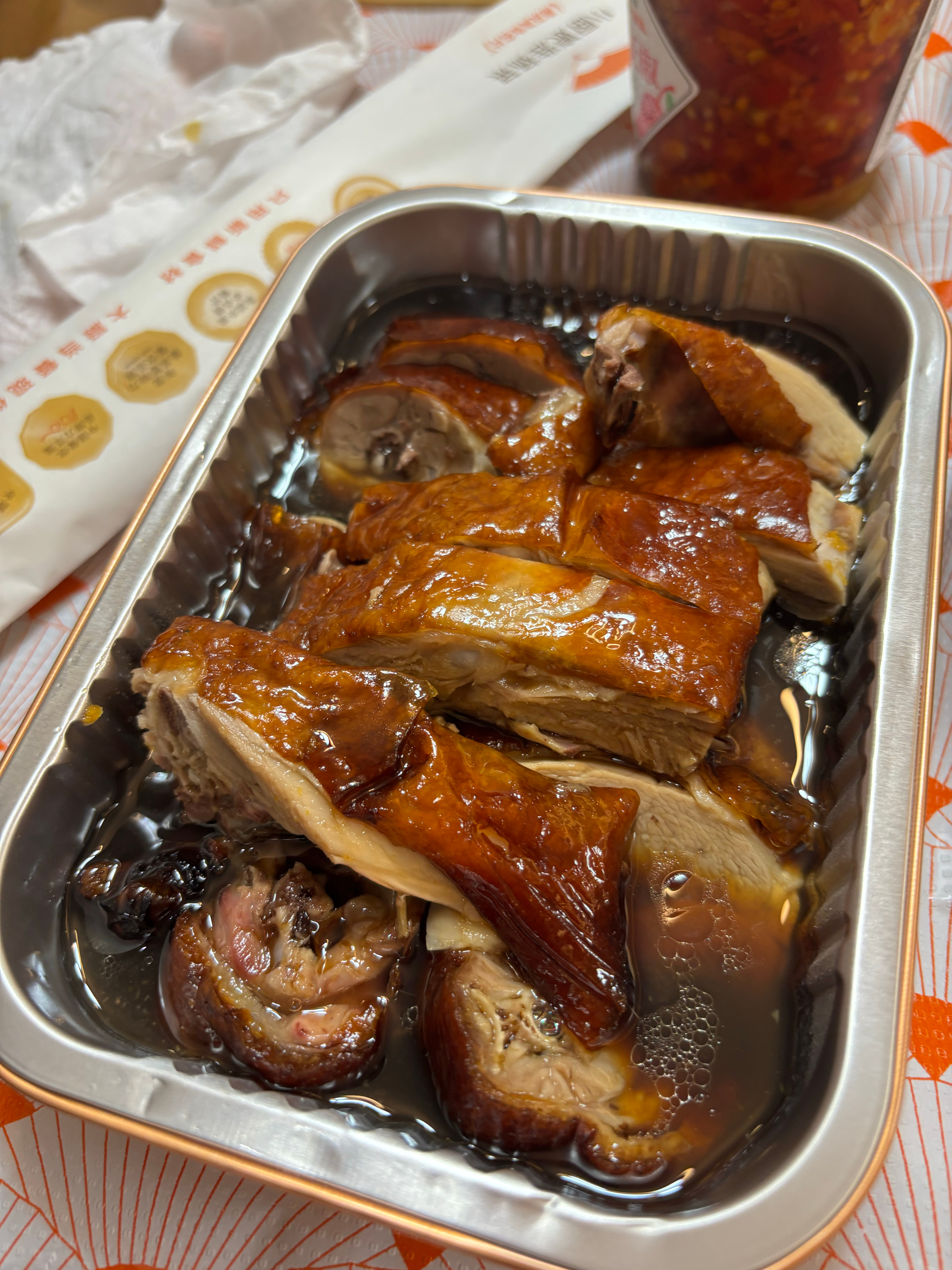 带汤汁的烤鸭真好吃 