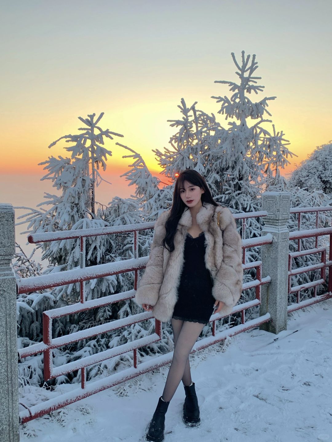 峨眉山 日出 🌄