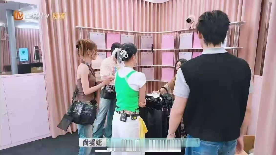 尚雯婕[超话]尚雯婕令人安心的领导力巴黎合伙人名场面巴黎合伙人团队里有尚雯婕这样