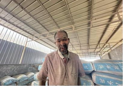 触目惊心！上官正义曝光！河北保定，一名70多岁的残障老人被水泥经销商长期控制，每