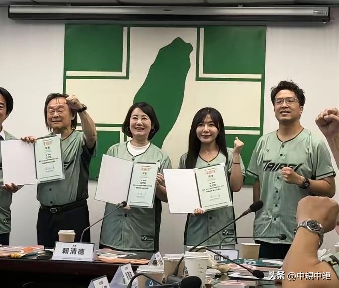 民进党立委王世坚日前宣布将出任民进党台北市长参选人沈伯洋的竞总副主委，不过宣布后