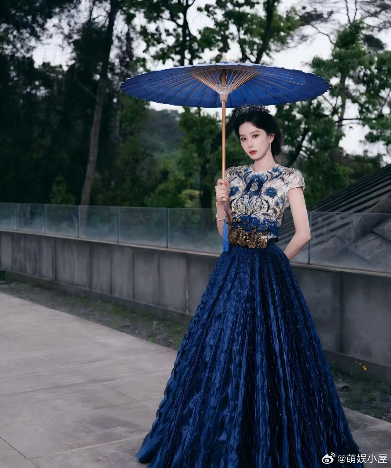 刘诗诗感谢复刻龙葵头冠网友 谁还在为龙葵心动！复刻头冠还原度拉满，刘诗诗暖心致谢