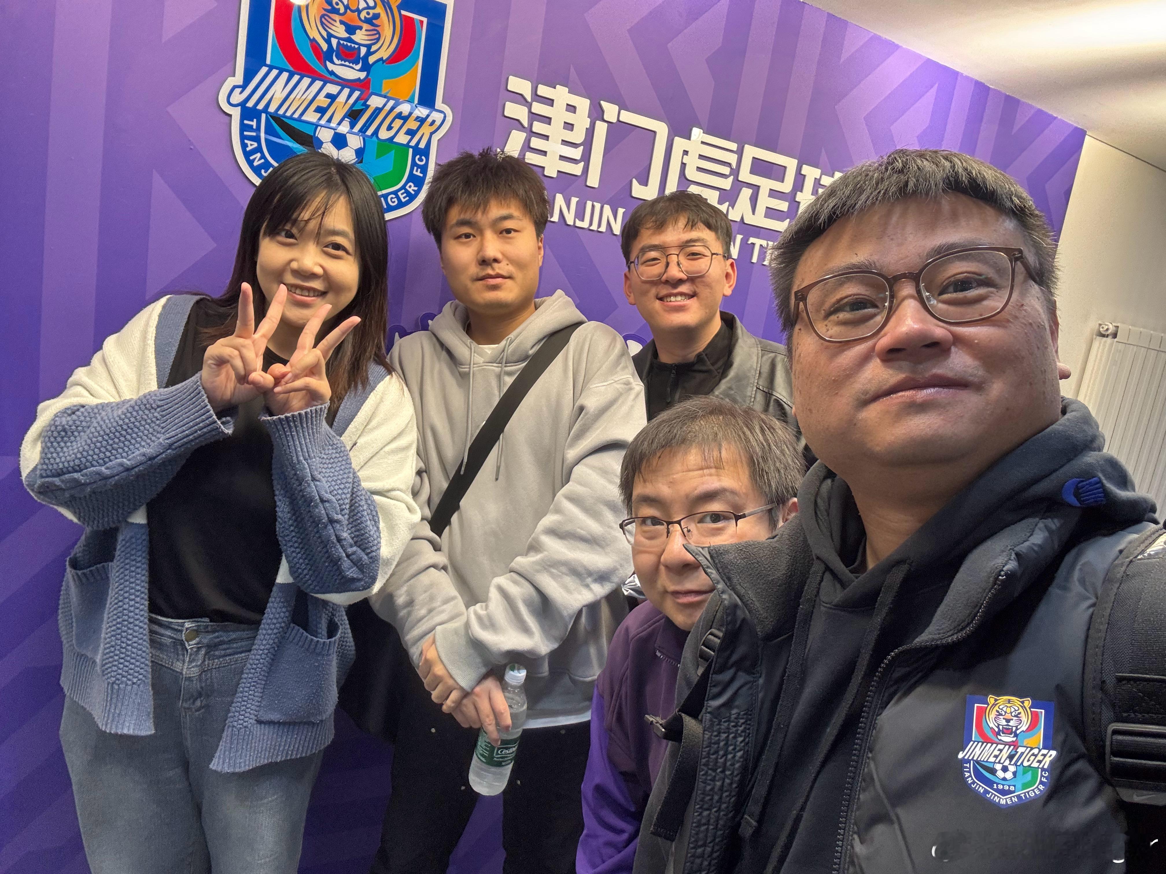 【津门虎球星卡队盒】前后三天，感谢中体卡业的专业团队，这次的津门虎球星卡队盒一定