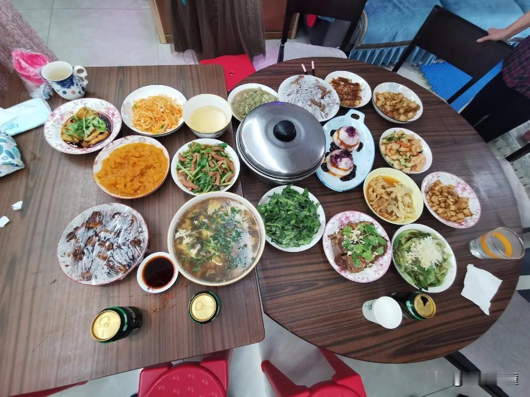 活到六十多岁终于看懂：亲戚之间，也是讲究缘分和分寸的。
年轻时总觉得，血脉相连就