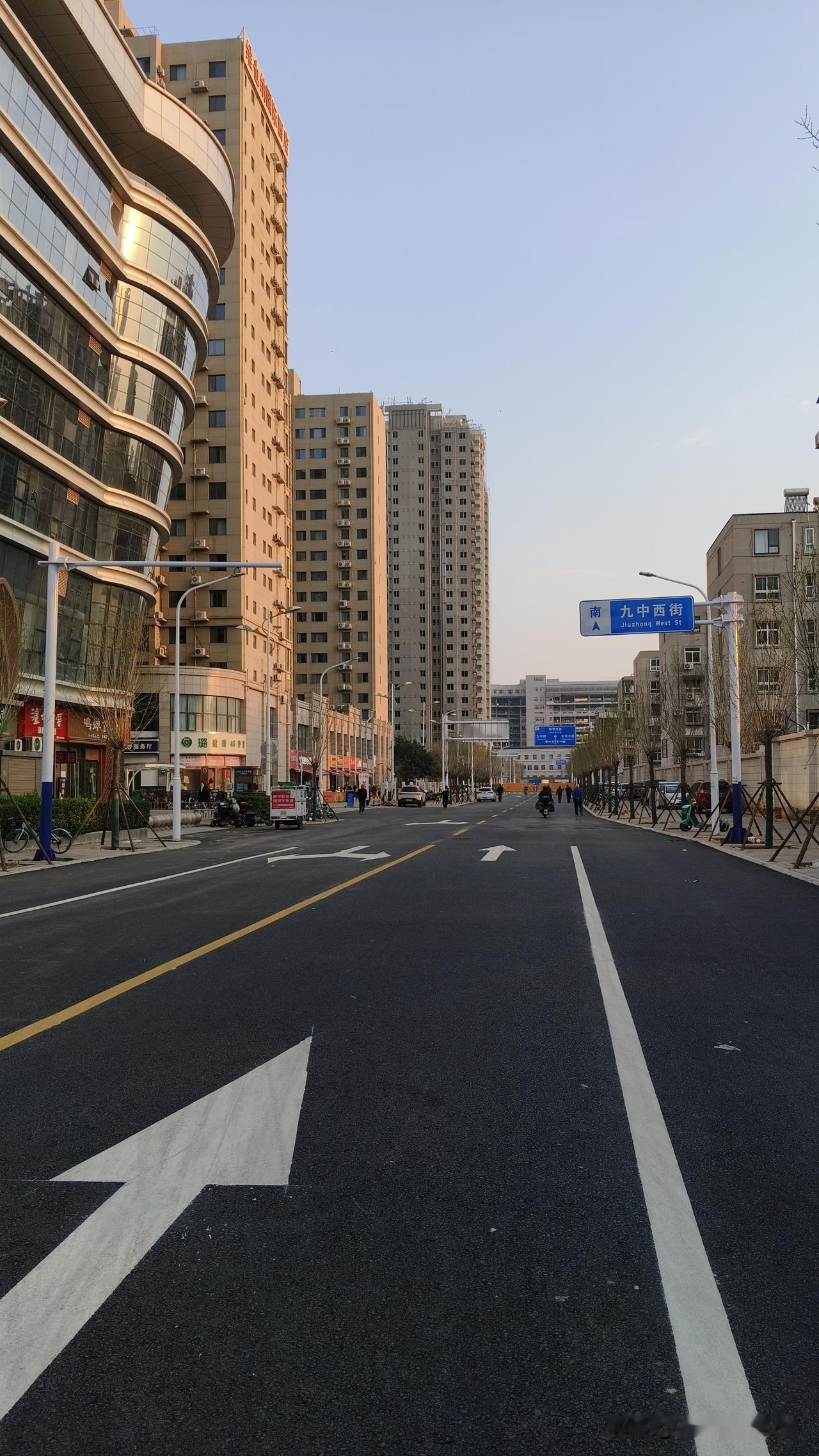 全市第六条，石家庄新增一条以学校名字命名的道路！
今天从新华区市庄路经过，看到省